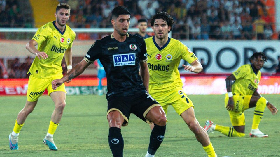 Alanyaspor’da tek, Fenerbahçe’de üç değişiklik