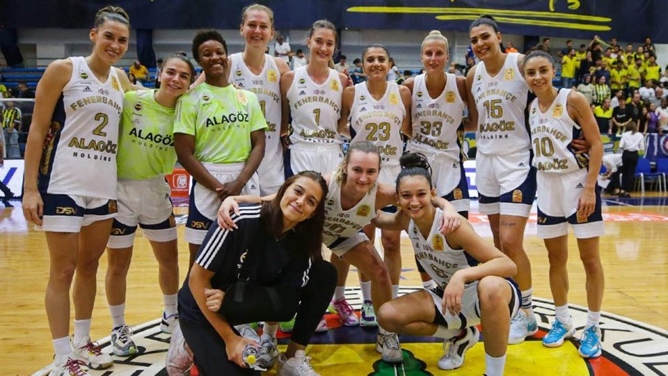 Fenerbahçe Alagöz Holding Avrupa’da ilk Süper Kupa peşinde