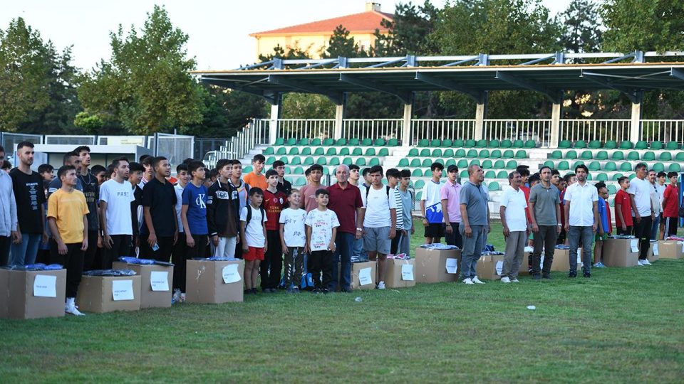 Kayseri’de amatör spor kulüplerine malzeme desteği