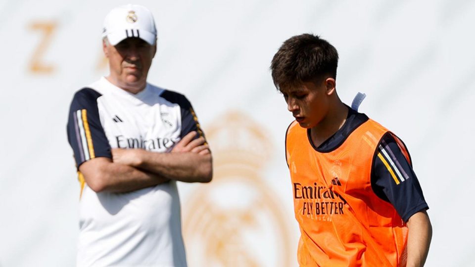 Real Madrid’de Arda Güler takımla antrenmana başlıyor