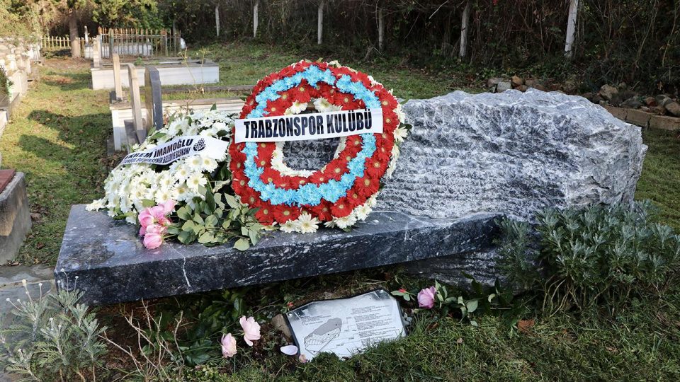 Eski Trabzonspor Başkanı Özkan Sümer mezarı başında anıldı