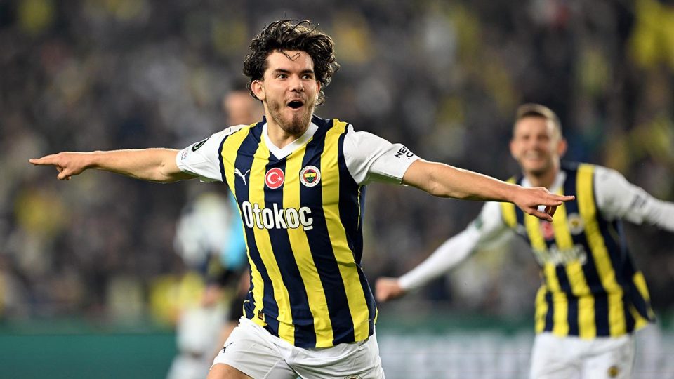 Ferdi Kadıoğlu performansıyla beğeni topluyor