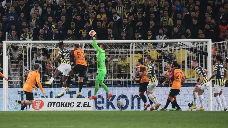 Ligin en çok gol atanı Fenerbahçe, en az gol yiyeni Galatasaray